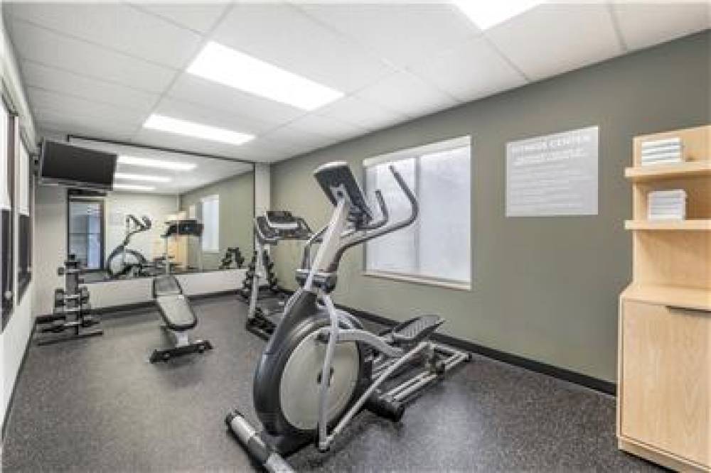 SPARK BY HILTON SHEPHERDSVILLE 2