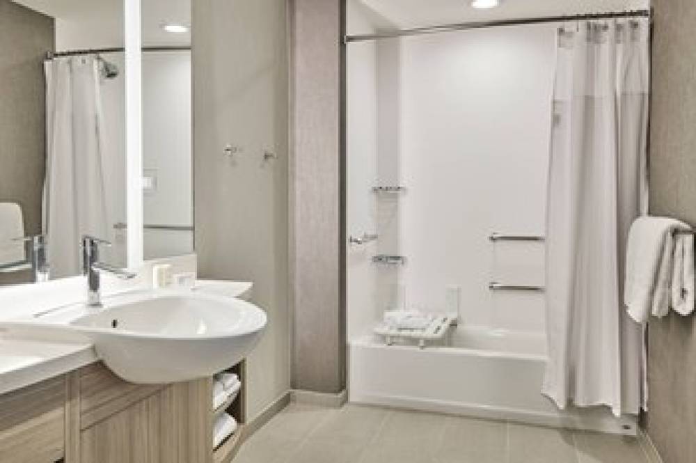 SpringHill Suites By Marriott Chicago Chinatown 8