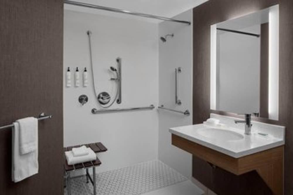 SpringHill Suites By Marriott Grand Rapids Airport Southeast 8