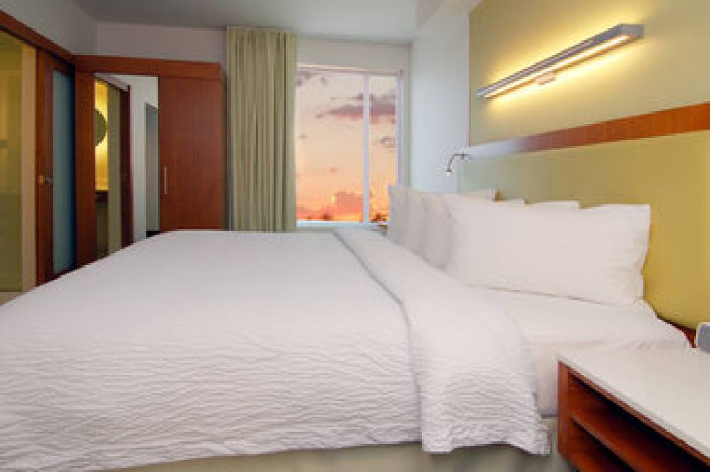 SpringHill Suites By Marriott Las Vegas North Speedway 6
