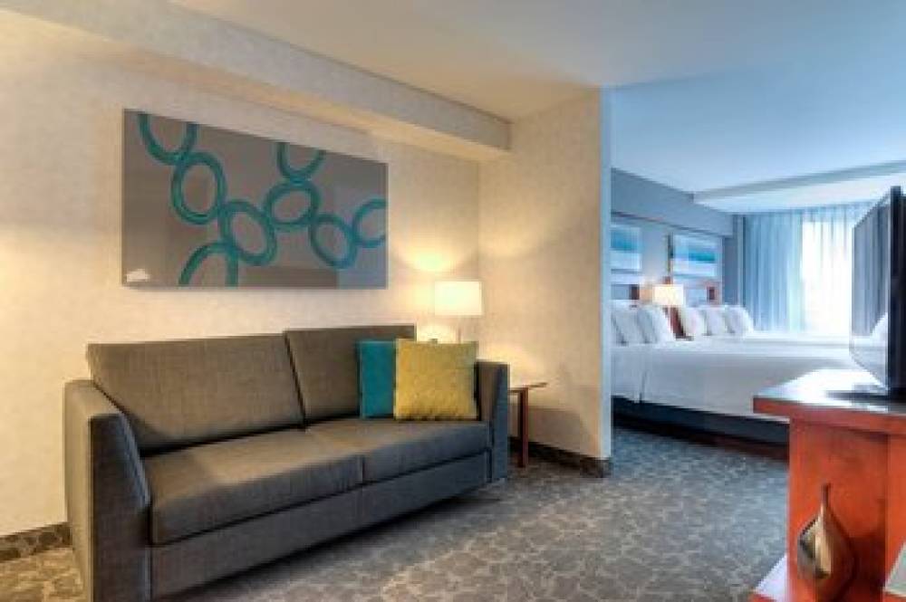 SpringHill Suites By Marriott Old Montreal 5