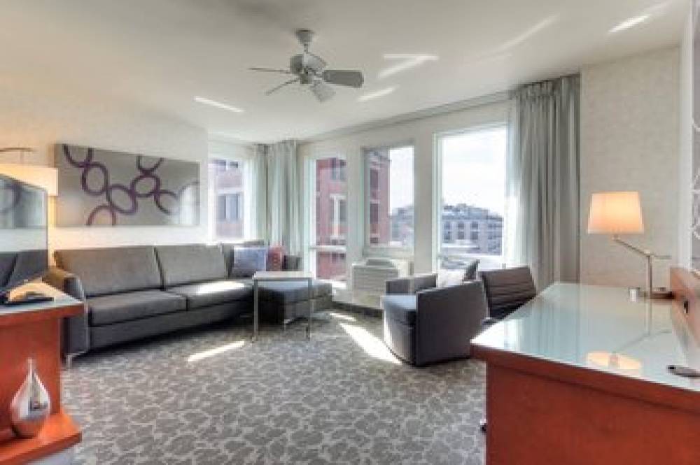 SpringHill Suites By Marriott Old Montreal 7