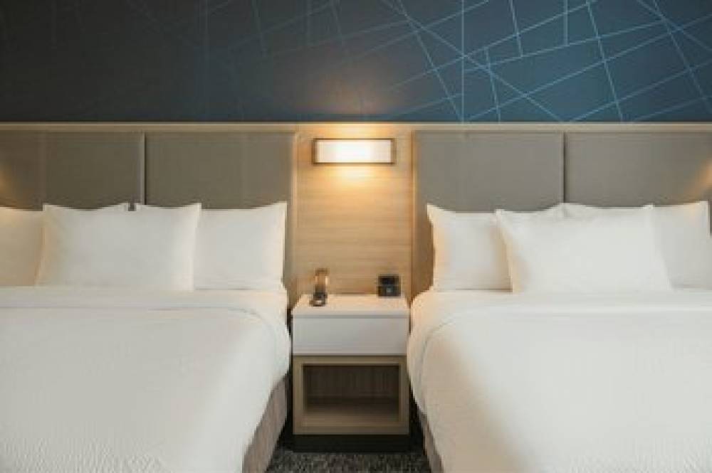 SpringHill Suites By Marriott Tampa Downtown 10