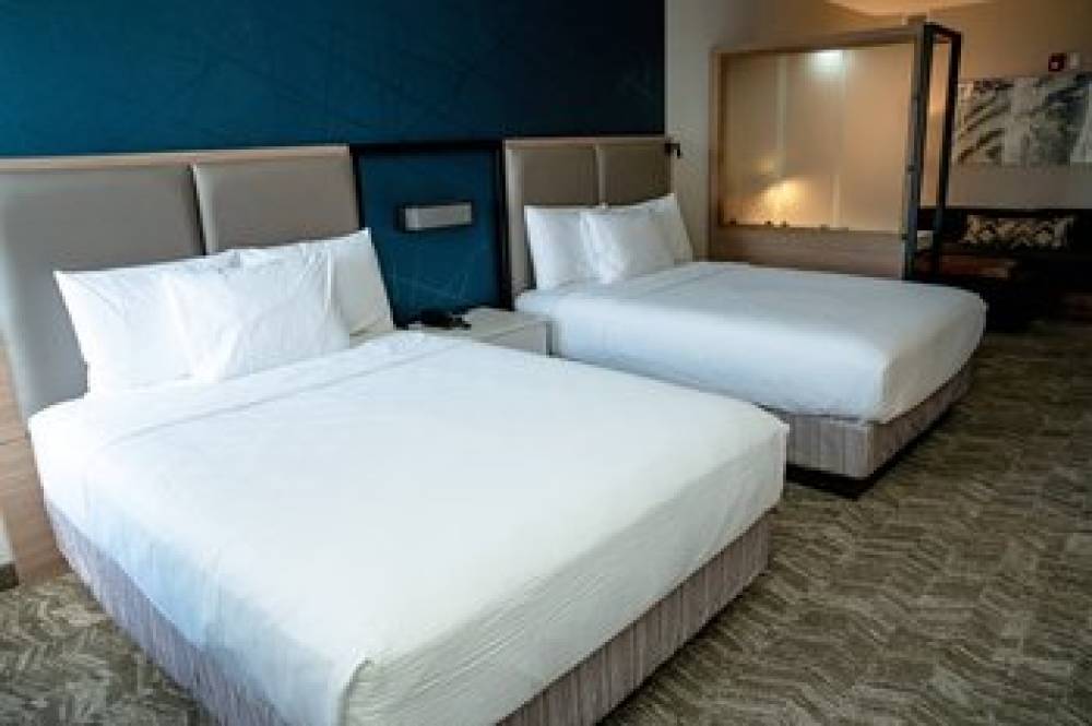 SpringHill Suites By Marriott Woodbridge 8