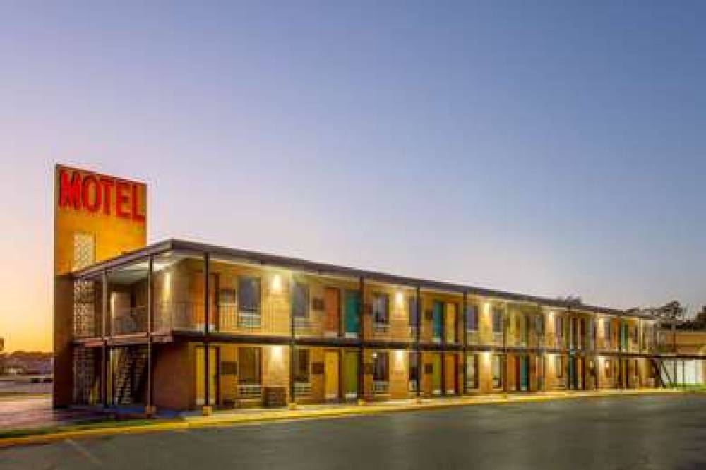 STARVED ROCK MOTOR INN TL 3