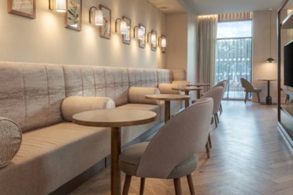 STAYBRIDGE STES BATH ROAD 7