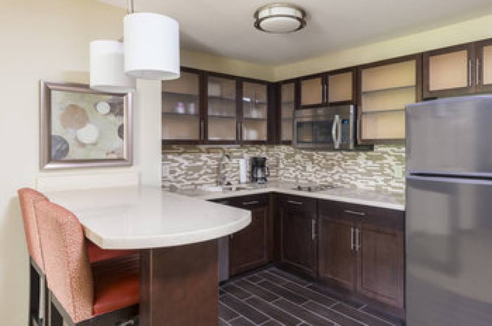 STAYBRIDGE STES CANTON 10
