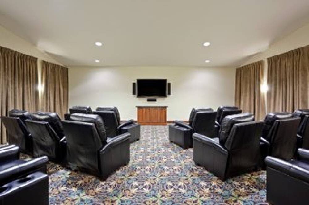 Staybridge Suites EVERETT - PAINE FIELD 5