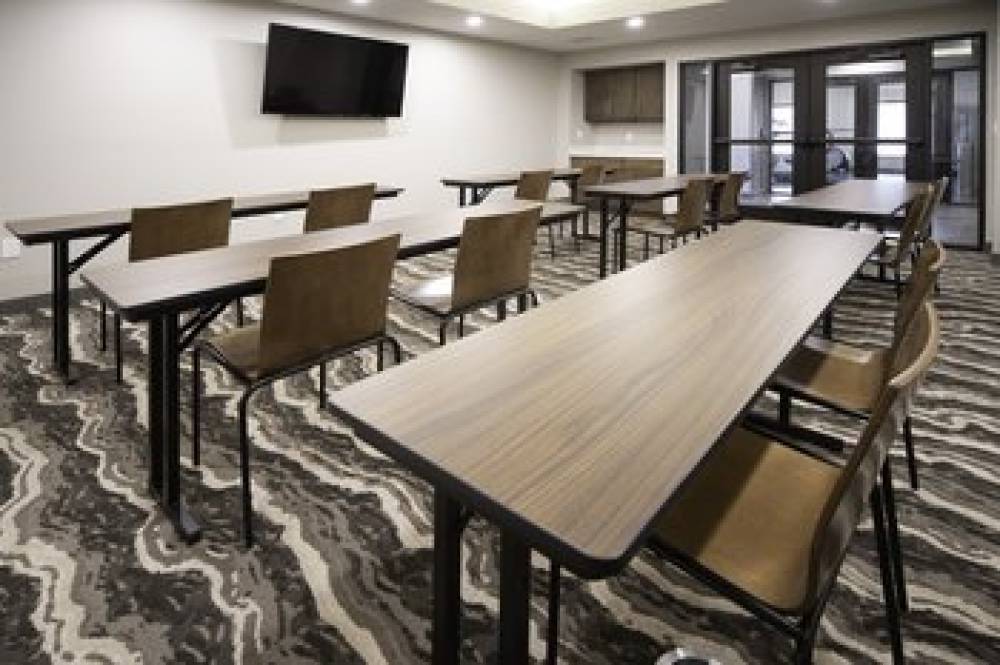 STAYBRIDGE SUITES FLORENCE 8