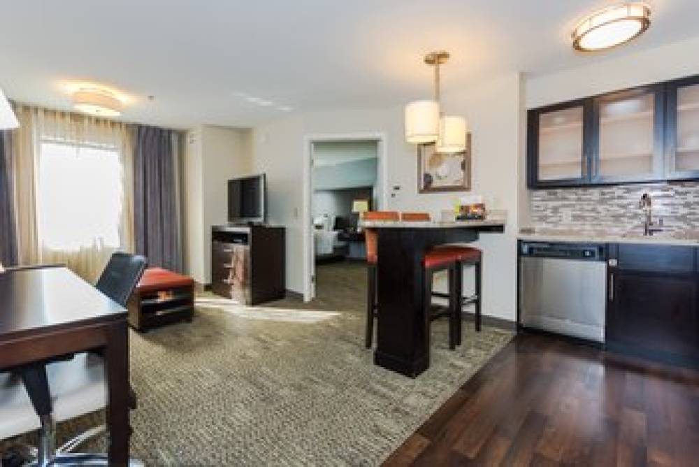 Staybridge Suites GRAND FORKS 4