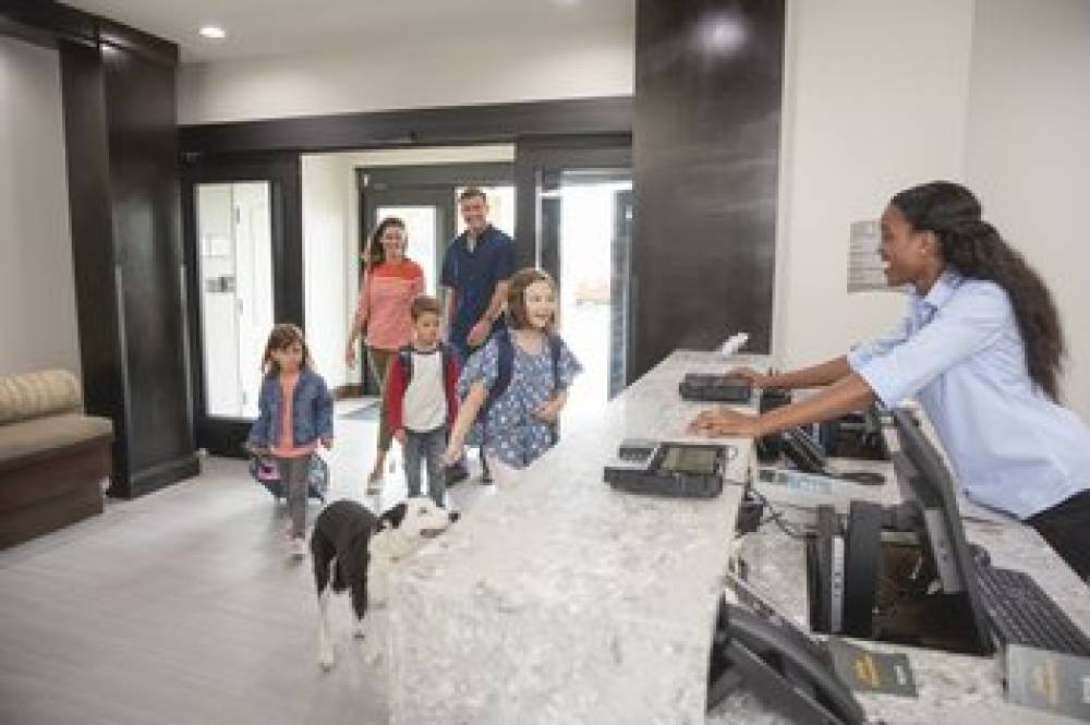 Staybridge Suites MIAMI INTERNATIONAL AIRPORT 2