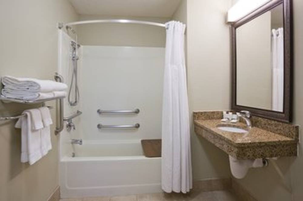 STAYBRIDGE SUITES BLOOMINGTON 10