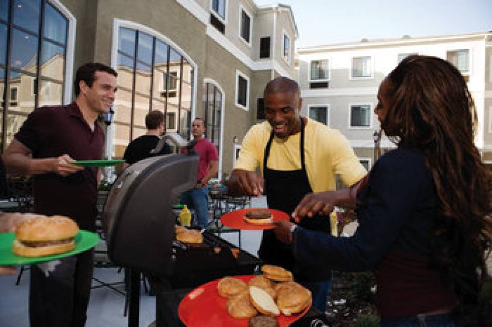 Staybridge Suites Phoenix Glendale Sports Dist