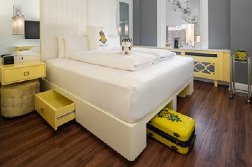 Staypineapple South End 8