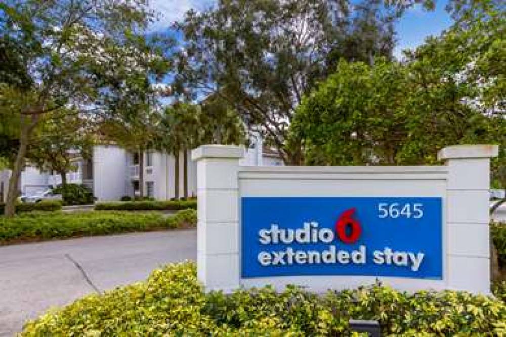 STUDIO 6 FT LAUDERDALE CORAL SPRING 1