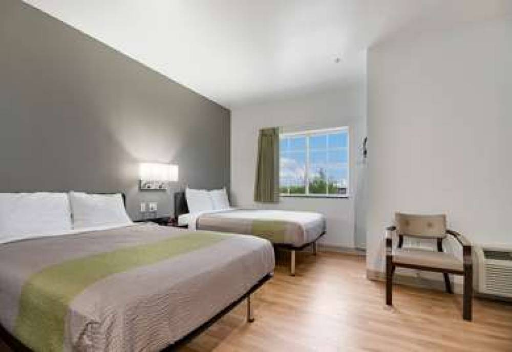 STUDIO 6 INGLESIDE 10