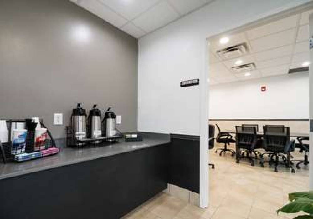 STUDIO 6 INGLESIDE 1