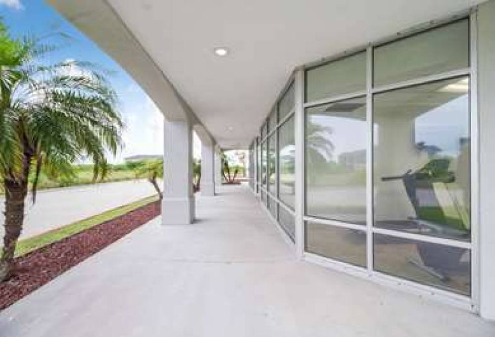 STUDIO 6 INGLESIDE 5