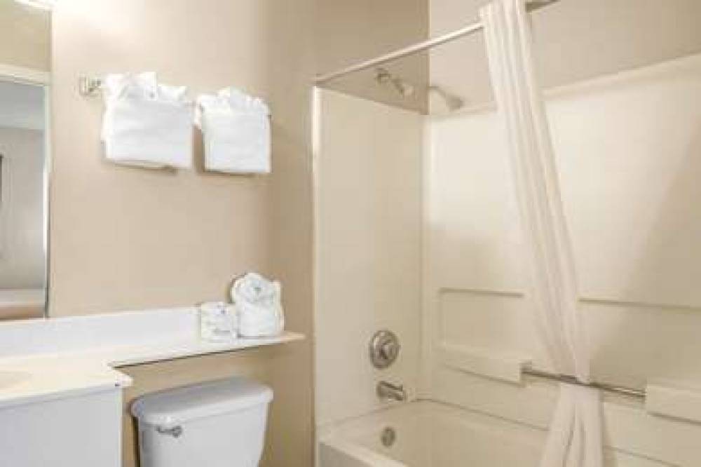 Suburban Extended Stay Hotel Airport 10