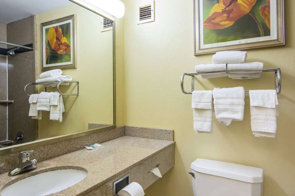 Suburban Extended Stay Hotel Chester 8