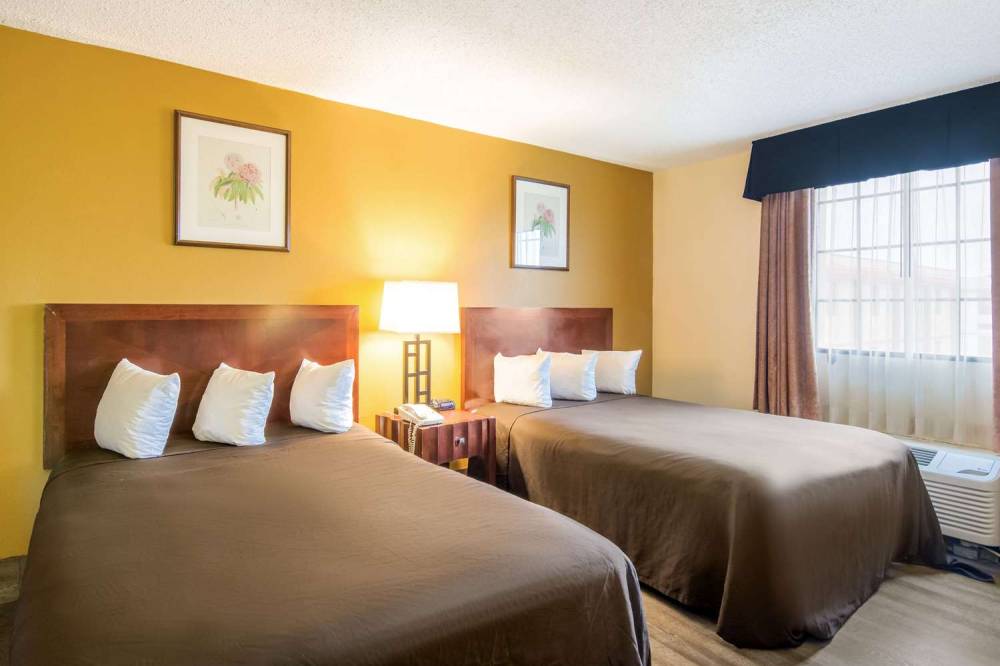 Suburban Extended Stay Hotel Chester 9