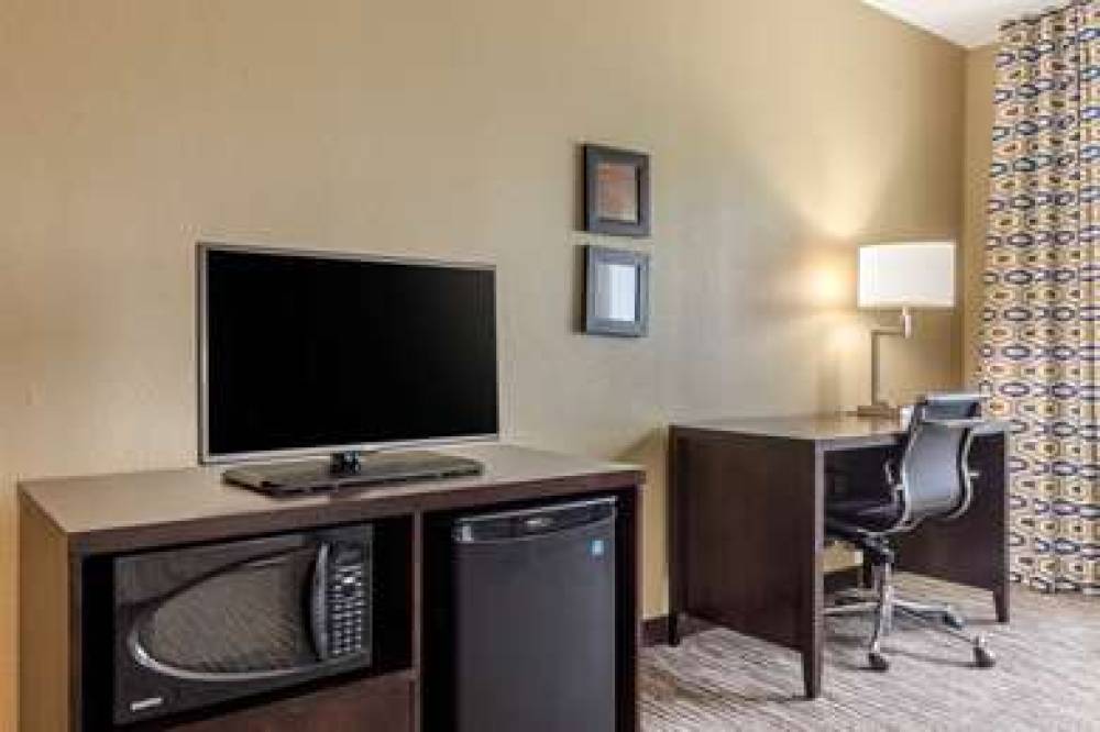 SUBURBAN STUDIOS ARLINGTON HEIGHTS 6