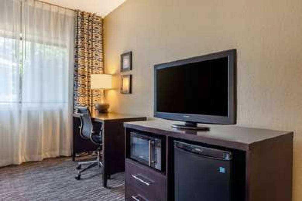 SUBURBAN STUDIOS ARLINGTON HEIGHTS 10