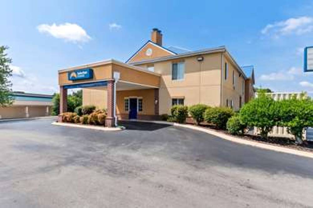SUBURBAN STUDIOS CHATTANOOGA NORTHE 2