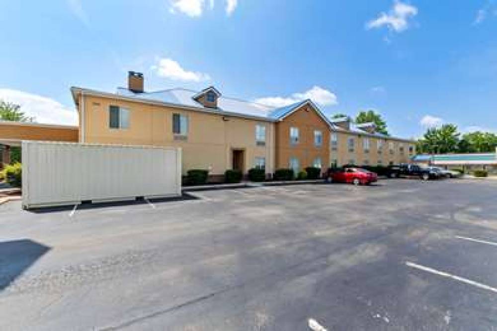 SUBURBAN STUDIOS CHATTANOOGA NORTHE 6