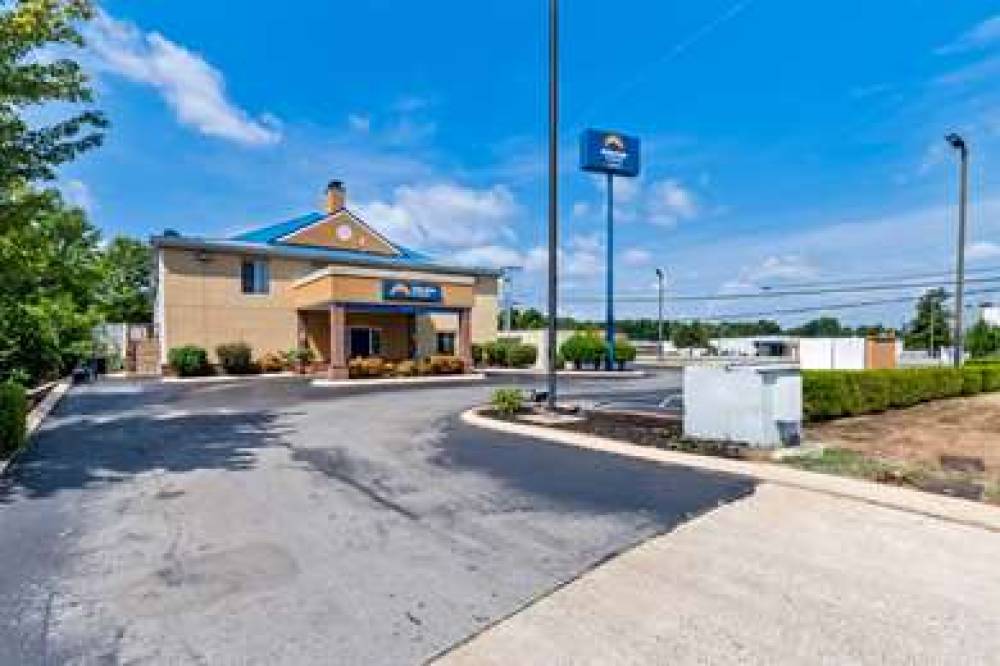 SUBURBAN STUDIOS CHATTANOOGA NORTHE 5