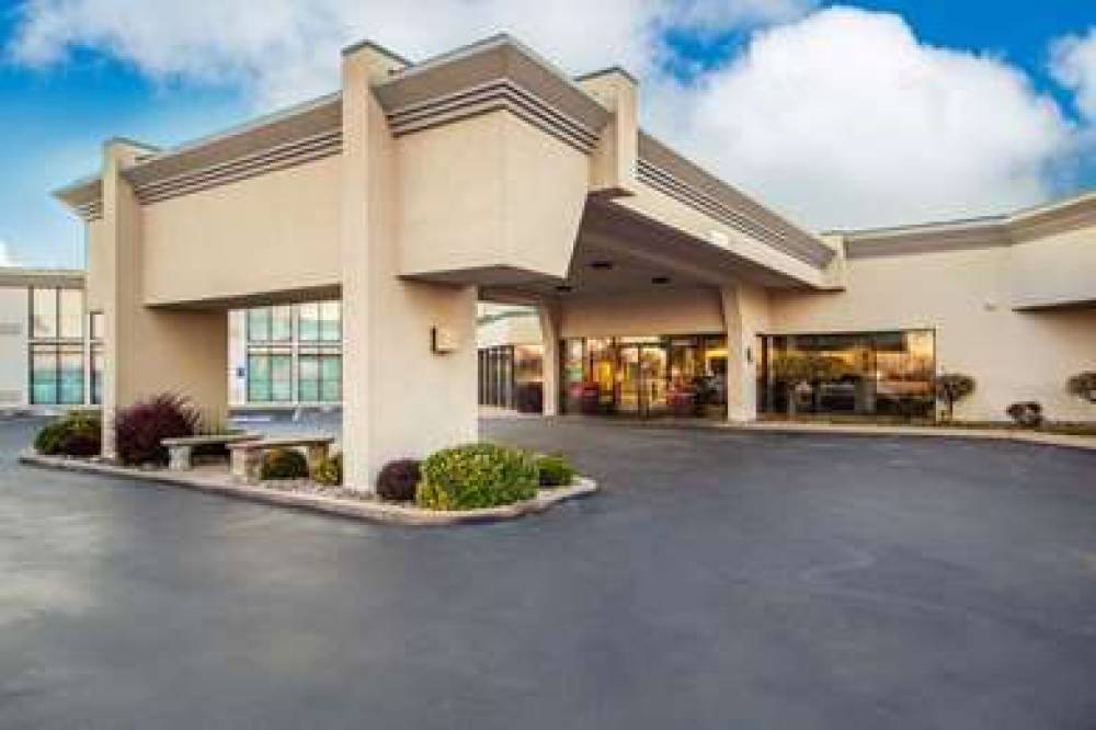 Suburban Studios I 80 Grand Island