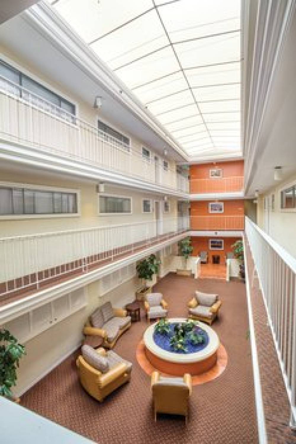 SUITES AT FISHERMANS WHARF 7
