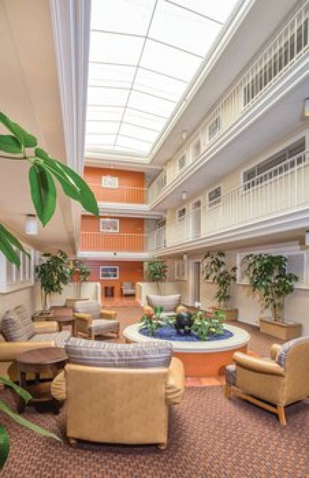 SUITES AT FISHERMANS WHARF 8