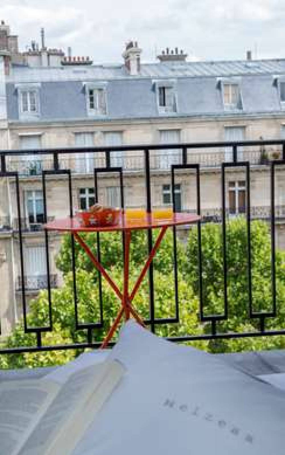 SUITES ET HOTEL HELZEAR CHAMPS ELYS 1