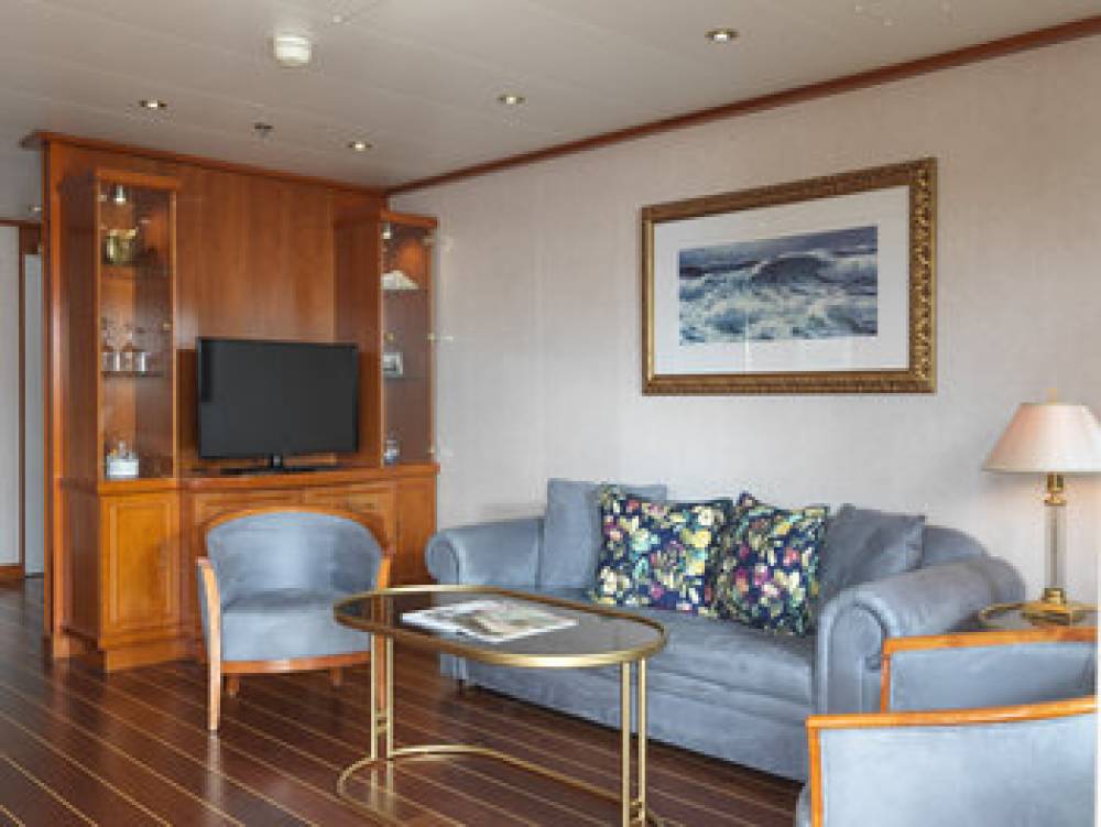 SUNBORN LONDON YACHT HOTEL 7