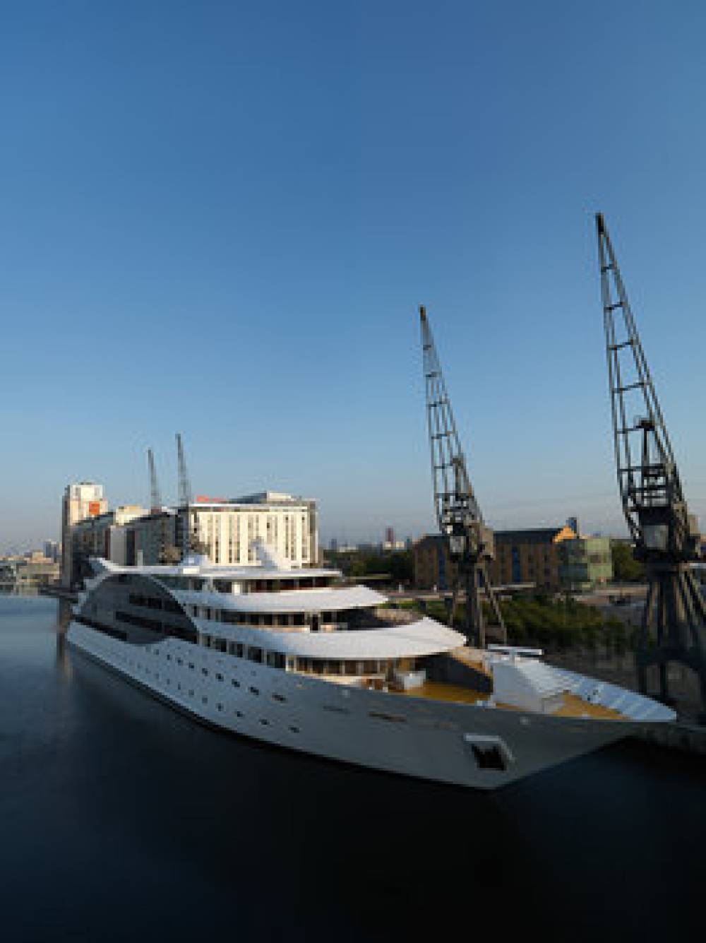 SUNBORN LONDON YACHT HOTEL 3