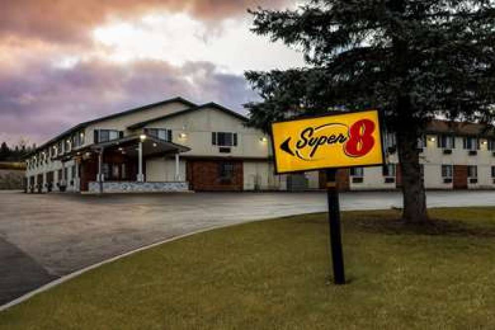 SUPER 8 AMSTERDAM NY 4