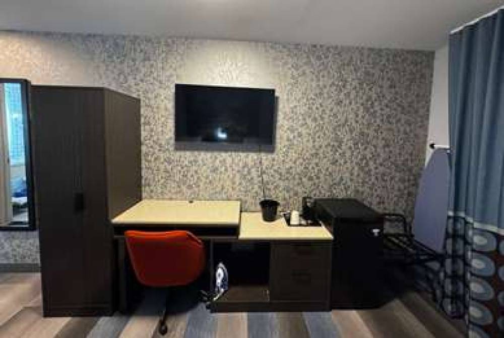 SUPER 8 BROOKLYN FULTON ST 6