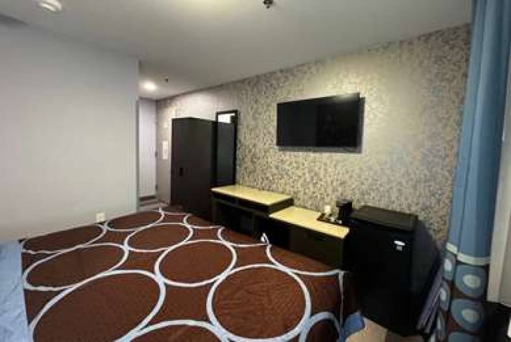 SUPER 8 BROOKLYN FULTON ST 7