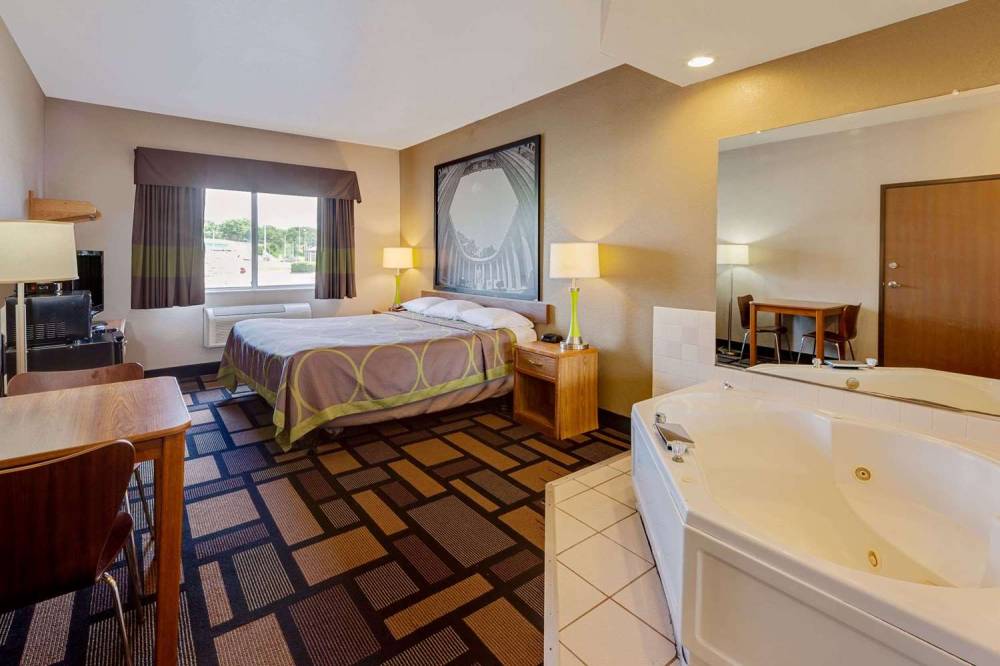 Super 8 By Wyndham Akron S/Green/Uniontown OH 4
