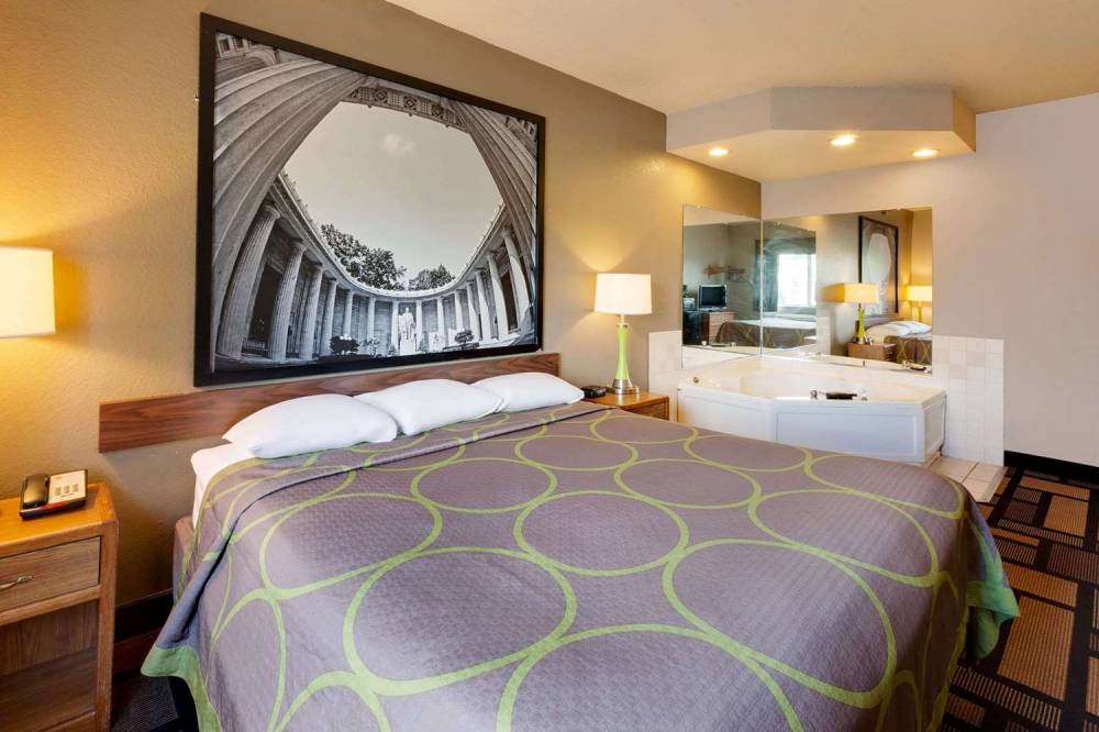 Super 8 By Wyndham Akron S/Green/Uniontown OH 5