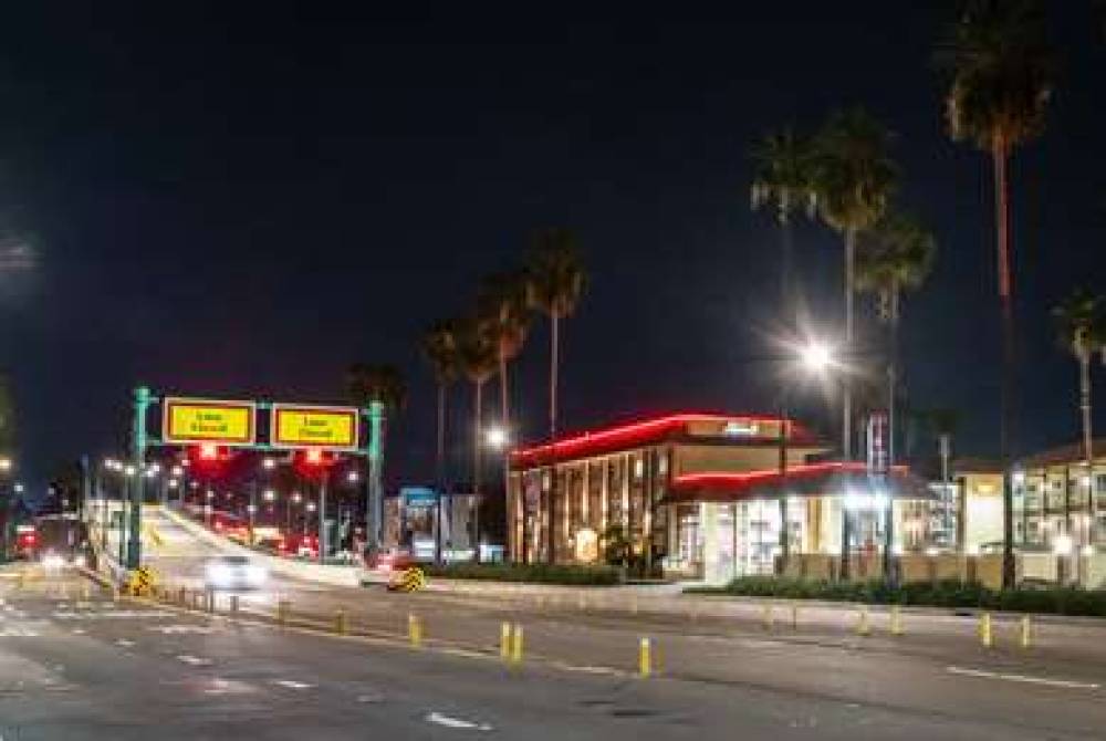 Super 8 By Wyndham Anaheim/Disneyland Drive 6
