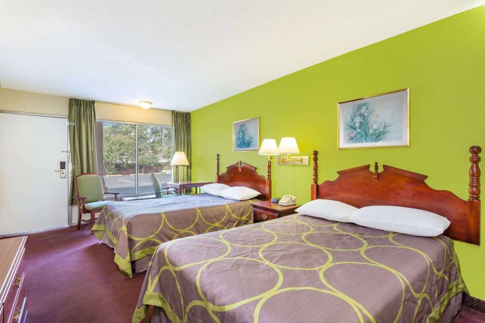 Super 8 By Wyndham Ashland/Richmond 1