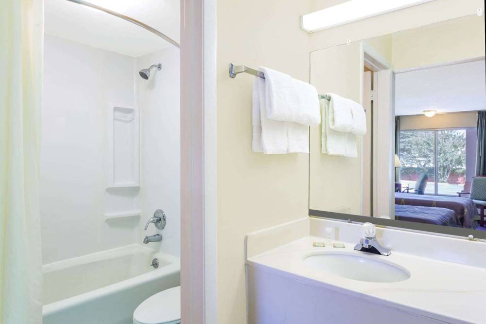Super 8 By Wyndham Ashland/Richmond 3