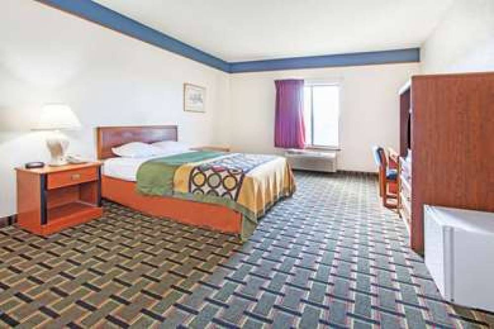 SUPER 8 BY WYNDHAM ATCHISON 4