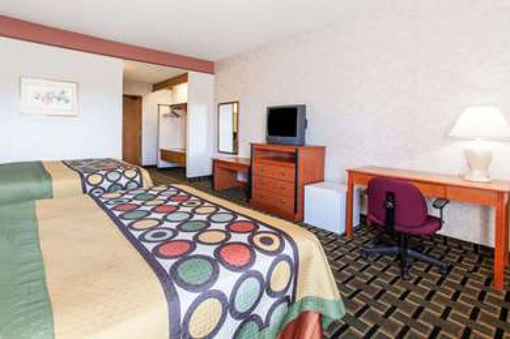 SUPER 8 BY WYNDHAM ATCHISON 5