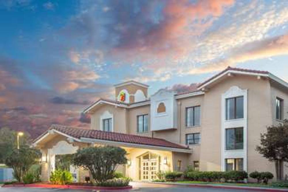 Super 8 By Wyndham Austell/Six Flags