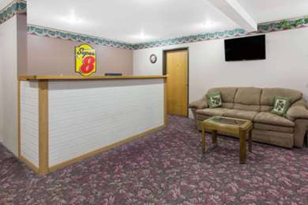 Super 8 By Wyndham Austin MN 2