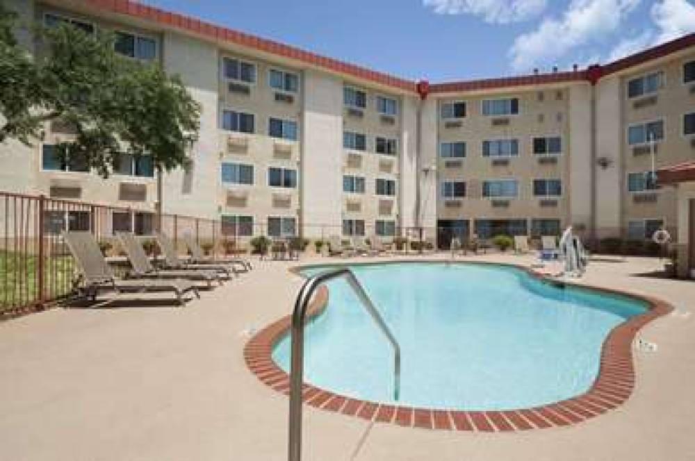 Super 8 By Wyndham Austin North/University Area 3