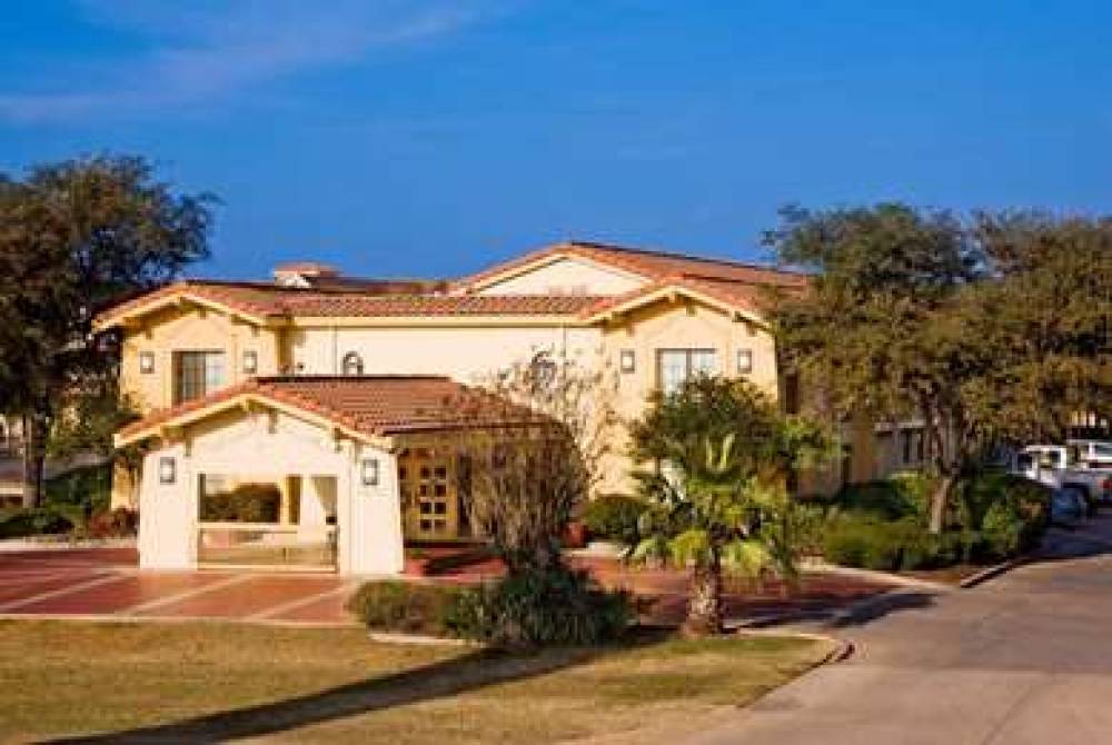 Super 8 By Wyndham Austin South /